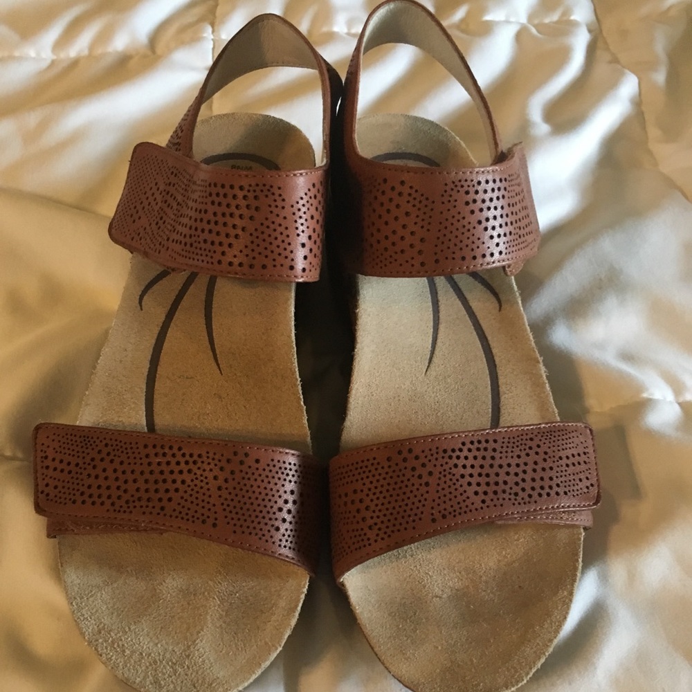 Abeo sandals